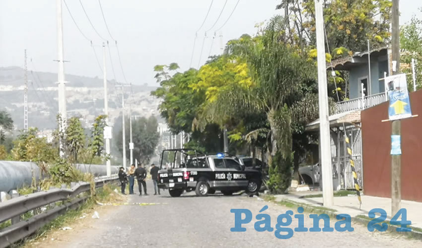 El cuerpo del hombre quedó tendido sobre la calle en medio de un charco de sangre/Foto: Especial