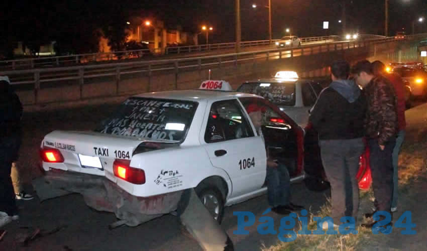 El percance ocurrió cuando los trabajadores del volante protestaban por la muerte de su compañera Janet Horta Díaz, fallecida el pasado sábado en un accidente automovilístico