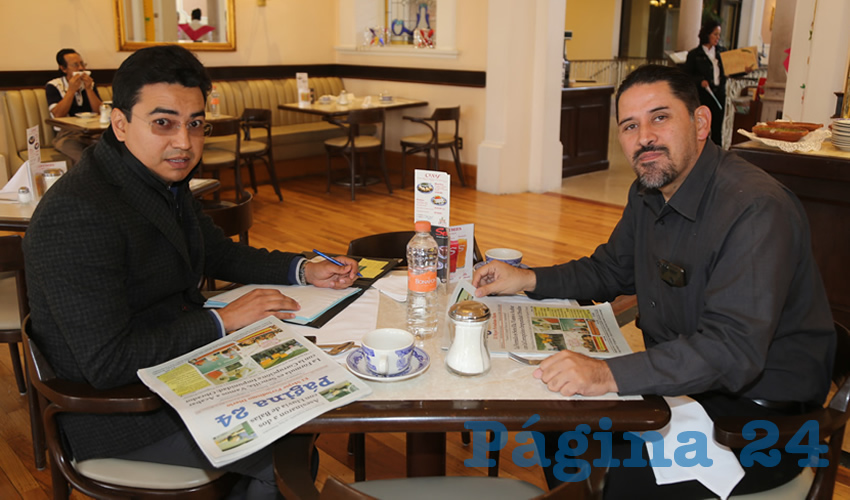 En Sanborns Francia desayunaron Juan Carlos Caldera Arellano y Alejandro Martínez Flores