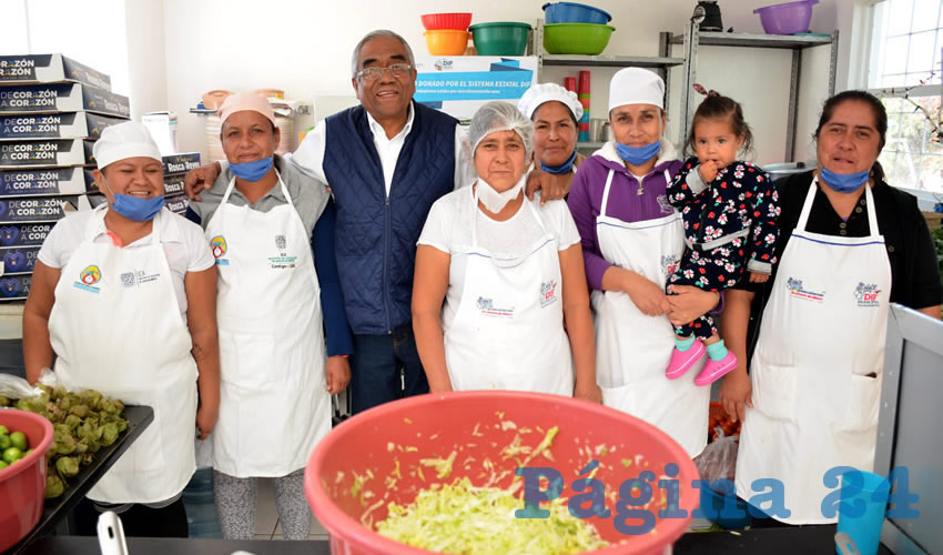 Se reconoci&oacute; el esfuerzo de los voluntarios que colaboran en la preparaci&oacute;n y distribuci&oacute;n de los alimentos