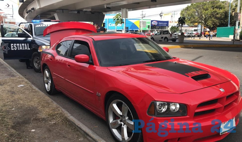El auto Dodge Charger que manejaba Mario Alberto “N” “N”, de 40 años