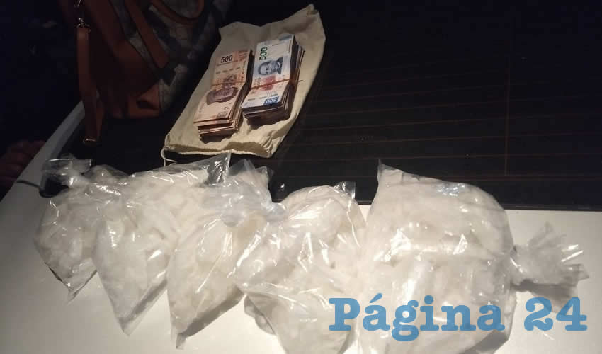 La droga y el dinero decomisado en un domicilio del fraccionamiento Haciendas de Aguascalientes