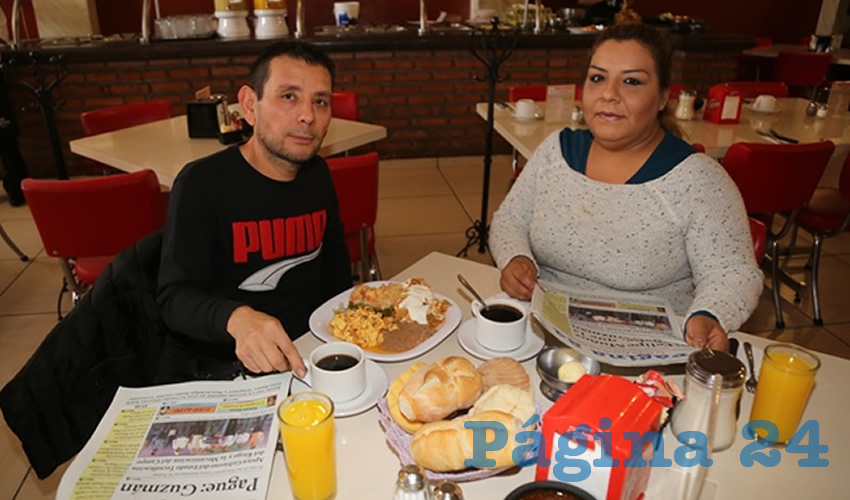 Octavio Salazar Terrones y Araceli Morales Arroyo compartieron el primer alimento de la ma&ntilde;ana en el restaurante Mitla