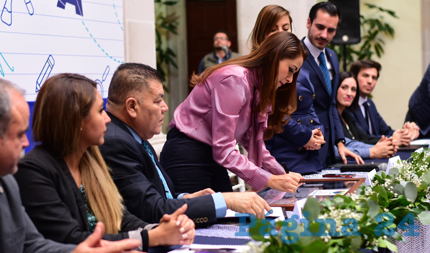 Se dará continuidad al programa de becas de Movilidad Internacional, además de las ya conocidas Becas de Titulación