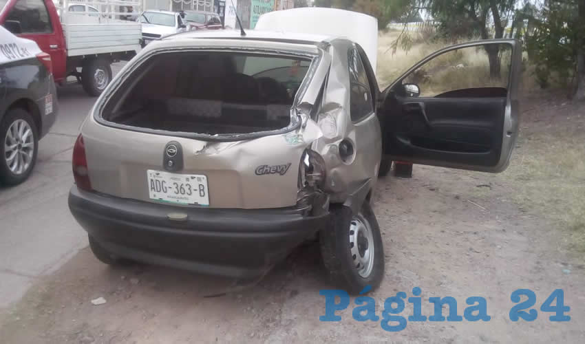 Así quedó el auto Chevrolet Chevy que conducía Johan Naranjo López, de 22 años de edad