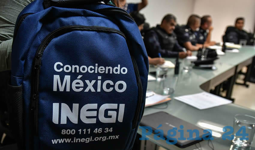 Los encuestadores est&aacute;n debidamente uniformados, adem&aacute;s de que portan un gafete que contiene un n&uacute;mero que puede ser corroborado en la p&aacute;gina del INEGI