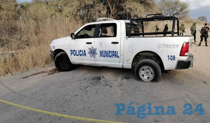 Dos elementos de la policía de Teocaltiche fallecieron y una quedó lesionada en un brazo, luego de que, en la carretera libre hacia San Juan de los Lagos, a la altura de Rancho Nuevo, fueron emboscados por un comando armado/Foto: Especial