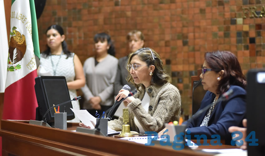 “Ojalá logren discutir abiertamente los problemas de los jóvenes, y que se den cuenta de que sí está ocurriendo un gran movimiento de jóvenes que se expresa”, dijo por su parte la diputada Mara Robles, organizadora del evento