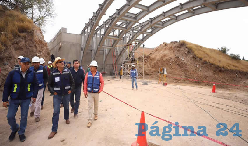 El mandatario estatal recorrió algunas de las construcciones que tendrán gran trascendencia para el estado