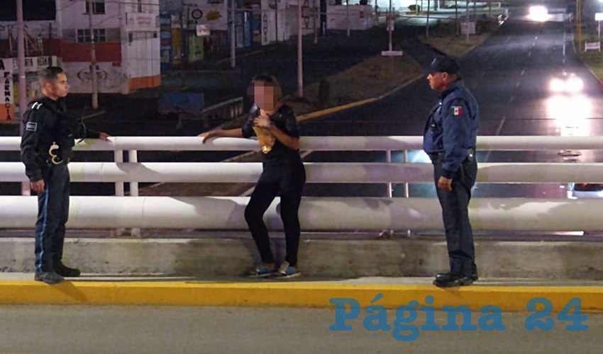 Policías preventivos dialogaron con la fémina para que desistiera de matarse
