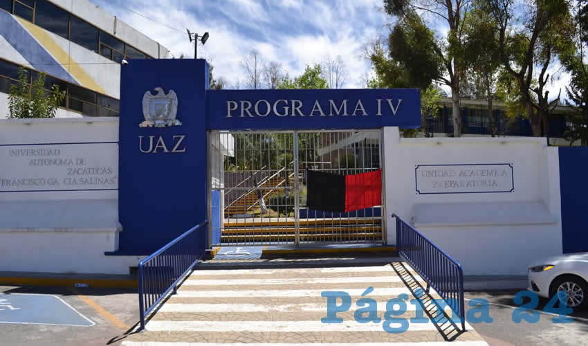 Son aproximadamente 120 profesores los que reclaman a la administración central el cumplimiento de las cargas laborales, que aunque no todos están inconformes con este retraso, ninguno tiene formalmente las clases que desarrollarán en el semestre (Foto Merari Martínez)