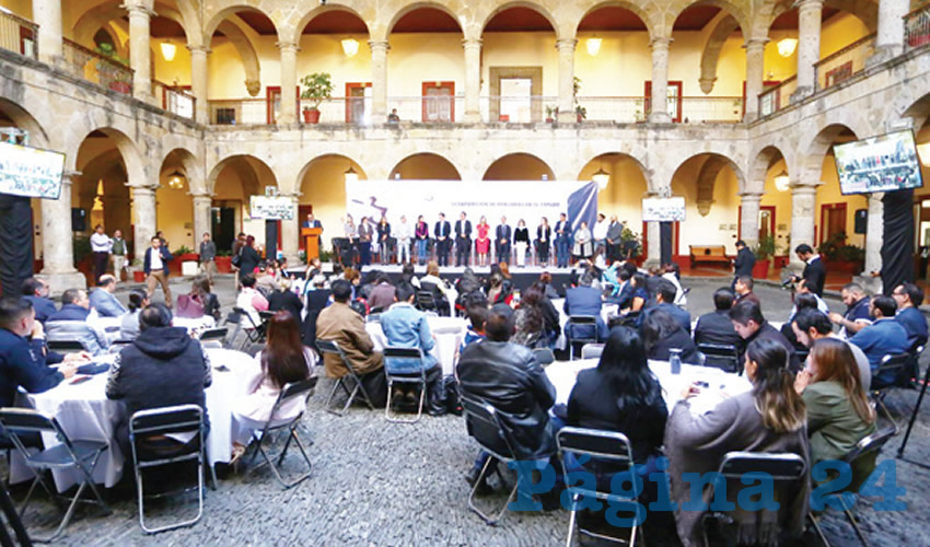 Se realizan foros entre expertos, activistas y diputados locales para crear la ley estatal en materia de desaparecidos; sin embargo, en el primero de los tres eventos se criticó la ausencia de los legisladores, los primeros –supuestamente– interesados en sacar esta normativa lo mejor posible/Fotos: Francisco Tapia