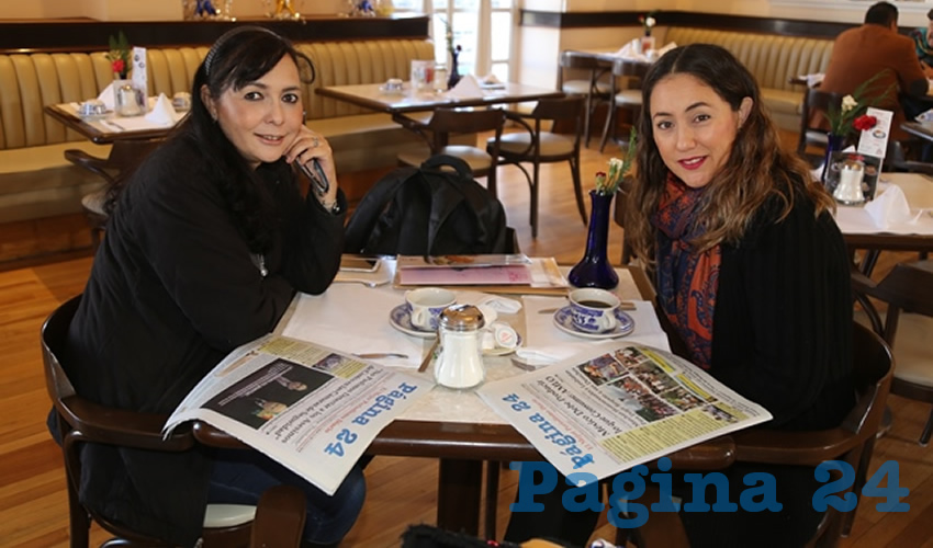 En Sanborns Francia desayunaron Sandra Garduño y Mariela Ramírez de Loera
