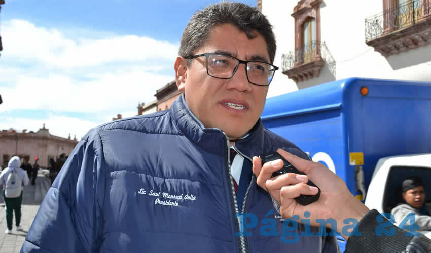 Saúl Monreal Ávila, vive en su mundo de color de rosa (Foto Merari Martínez)