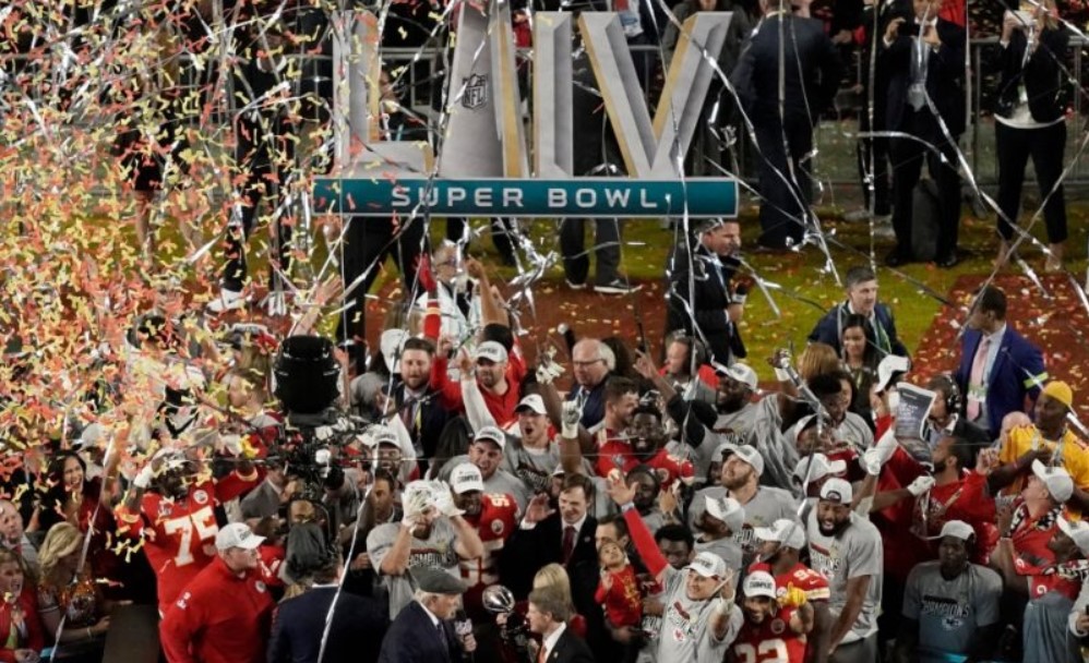 Los Jefes de Kansas City vencieron 31-20 a los 49s de San Francisco (Foto: Especial)