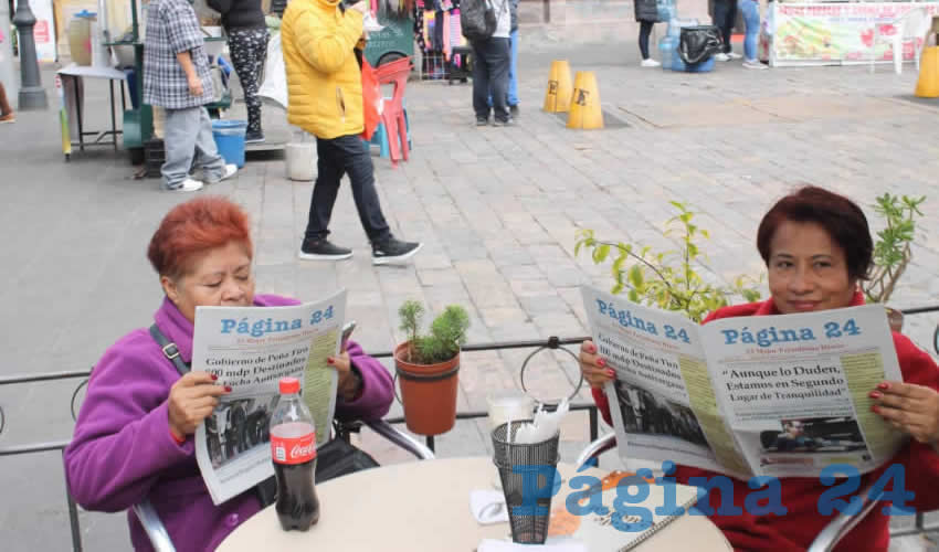Rosal&iacute;a L&oacute;pez y Mar&iacute;a de los &Aacute;ngeles Rosado convivieron en Caf&eacute; Catedral