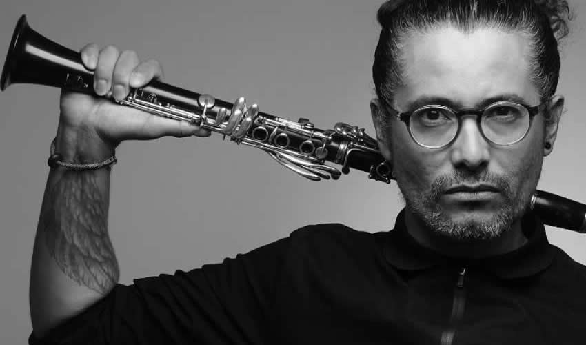 César Tomás Encina Arroyo, clarinetista con una experiencia casi de 30 años (Foto: Cortesía)