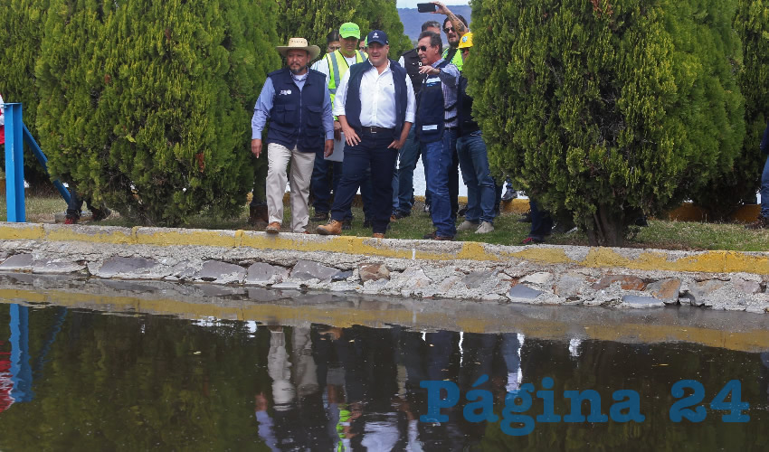 El gobernador Enrique Alfaro, funcionarios de su gabinete, empresarios, activistas y Alfonso Hernández Barrón, presidente de la CEDHJ, realizaron un recorrido por diferentes municipios para demostrar que el Estado sí trabaja para abatir la contaminación del río Santiago… Esto para evitar una segunda macrorrecomendación/Fotos: Cuartoscuro 
