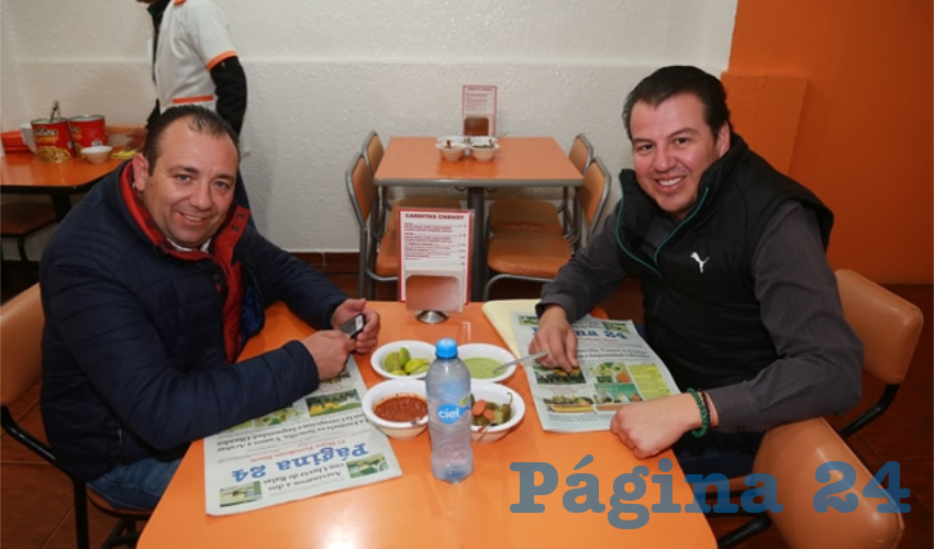 En Carnitas Chanoy desayunaron Juan Maldonado Rodríguez y Pepe Velasco Pérez