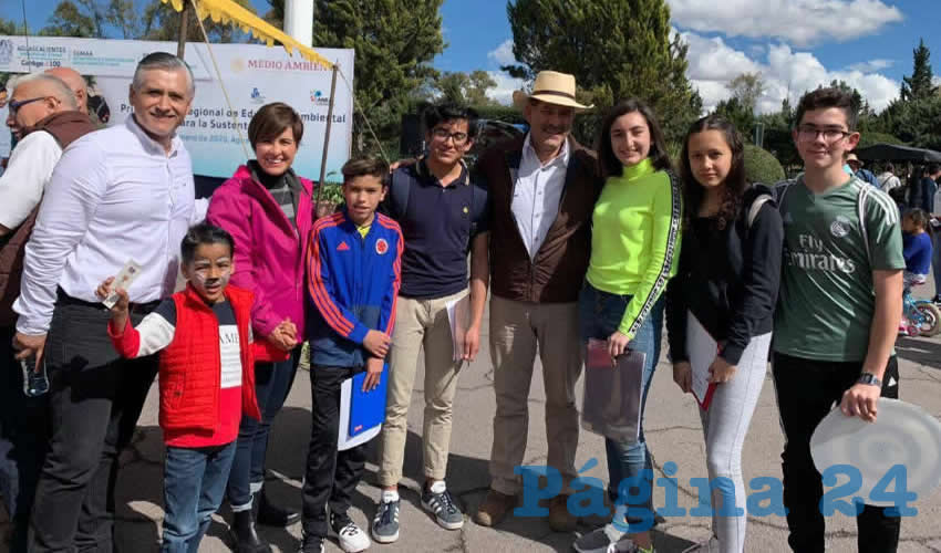 Los j&oacute;venes que trabajan en este proyecto estar&aacute;n en varios puntos recolectando firmas desde prepas hasta universidades, plazas p&uacute;blicas y centros comerciales