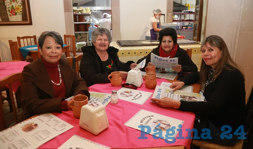 En La Mestiza desayunaron Elma Martínez Carmona, Carmen Oñate Álvarez, Paty Quiroz Mercado y Silva González Heredia