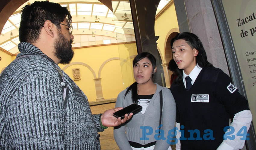 María Mercedes Herrera Escobedo y María Guadalupe Devora Vega, pareja que realizará su unión civil en las bodas colectivas (Foto Rocío Castro Alvarado)