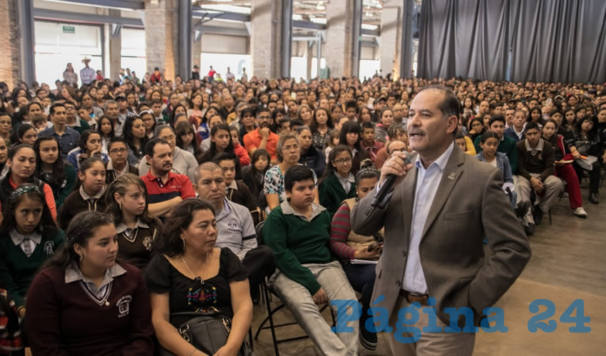 El programa arranc&oacute; con la entrega de las primeras becas de excelencia a alumnos del municipio capital