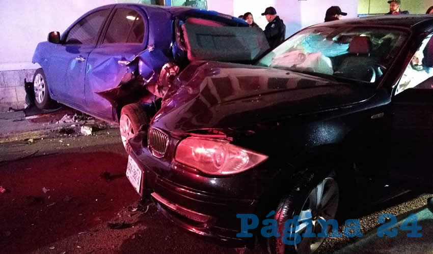 El BMW negro, que manejaba el borracho Alberto &ldquo;N&rdquo; &ldquo;N&rdquo;, de 24 a&ntilde;os de edad, choc&oacute; secamente contra el carro Nissan March Azul, que a su vez se proyect&oacute; contra una moto y la fachada de una finca