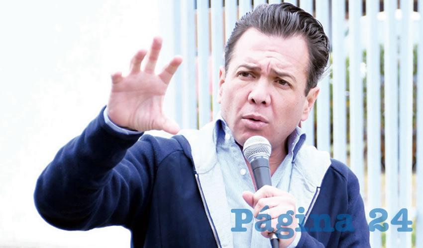 Aparte de pagar sueldos y cuotas sindicales, el alcalde del municipio de Zapopan y aspirante a la gubernatura por el partido Movimiento Ciudadano, Pablo Lemus Navarro, distrae parte de los recursos públicos para otorgar apoyos económicos de entre 5 mil y 24 mil pesos mensuales a los dirigentes de las cinco organizaciones gremiales del ayuntamiento/Foto: Twitter @PabloLemusN