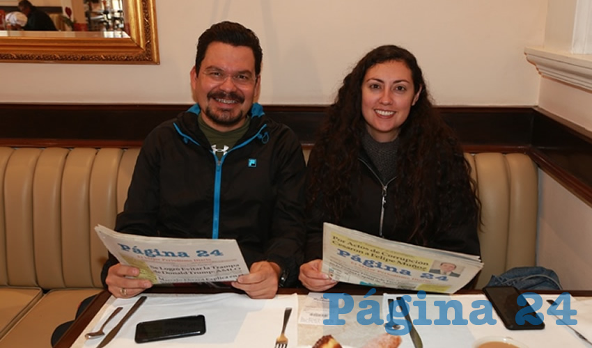 En Sanborns Francia desayunaron Oscar Ortiz Romo y Daniela Riviello Vizcaino, que nos visita de Querétaro