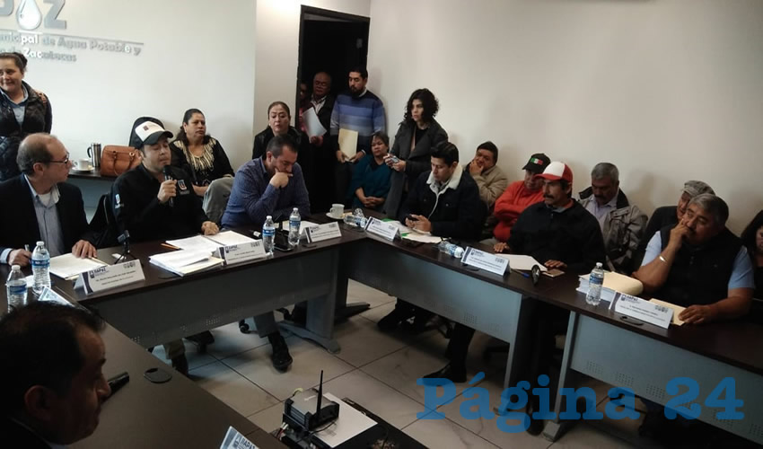El alcalde capitalino, Ulises Mejía Haro propuso que sea una sola tarifa doméstica bajo el consumo de cero a 10 mil litros y un plan integral para el organismo; mientras que la postura de Julio César Chávez Padilla; munícipe de Guadalupe, fue regresar a las tarifas anteriores (Foto Cortesía)