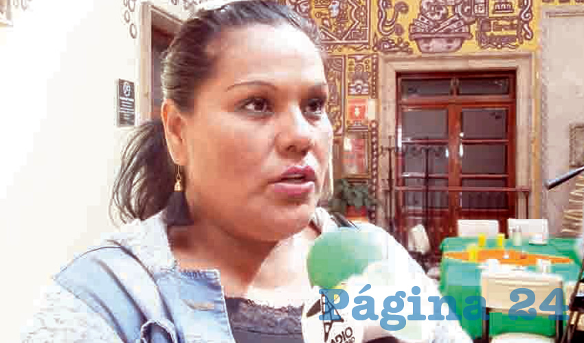 “¿Cómo se puede creer que en 12 años no nos hayan podido reubicar, que no pueden hacer nada, que estén jugando con el dolor de la gente, no nada más mío, de mis hijos, de toda la gente que está padeciendo muchas cosas (…); que no se hagan los que no ven, que vean todo lo que puede pasar a futuro si seguimos así”, exigió María del Carmen Rocha, madre de Miguel Ángel/Foto: Rafael Hernández Guízar