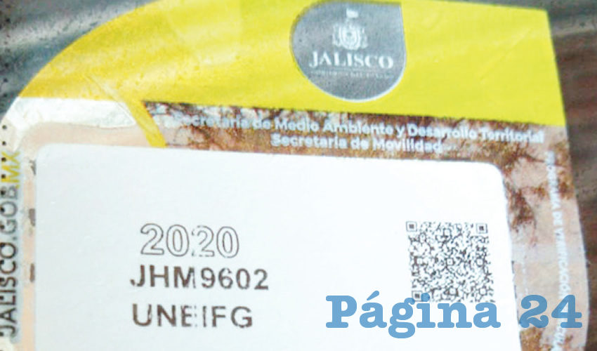 Por una parte, el gobierno de Alfaro y sus dependencias están ávidos de lanzarse a “morder” a los automovilistas que no tengan el documento y su auto en regla; por otra, los hologramas de este año escasean más que antes; incluso tener uno es poseer un documento “descontinuado” /Foto Especial