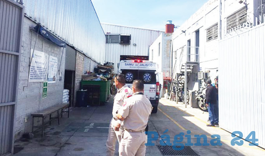 “Al arribo de las unidades, al interior de una fábrica de plásticos, una femenina pierde la vida a causa de lesión en cráneo por máquina de inyección”, informó Protección Civil de Guadalajara/Foto: Cortesía