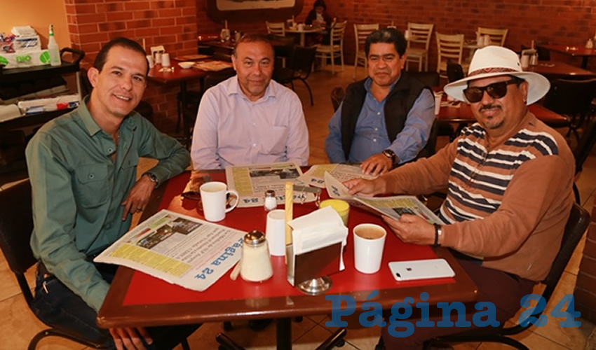 En Las Antorchas almorzaron Oswaldo Rodr&iacute;guez Garc&iacute;a, exdiputado local; Jes&uacute;s Rangel de Lira, exdiputado local; Samuel Robles Aguilar y Fernando Alf&eacute;rez Barbosa, secretario de Organizaci&oacute;n del Movimiento Regeneraci&oacute;n Nacional (Morena) en Aguascalientes