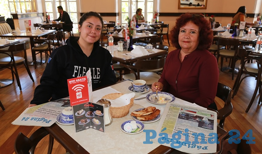En Sanborns Francia compartieron el pan y la sal Valeria Rangel T&eacute;llez y Celia Reyes Meza