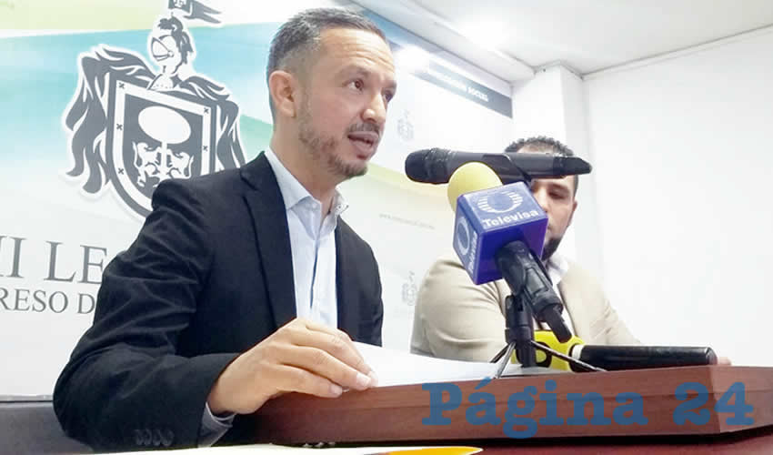 Luis Cisneros Quirarte, regidor de GDL, presentará una iniciativa que prohíba la venta de estos aparatos en los tianguis y puestos ambulantes a menos que se tengan los papeles que demuestren la legalidad del producto/Foto: Francisco Tapia