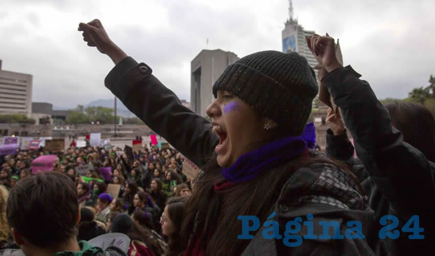 Colectivos y ciudadanía en general ha comenzado también a movilizarse al llamar a todas las mujeres a sumarse al paro nacional a través de #UnDíaSinNosotras/Fotos: Cuartoscuro