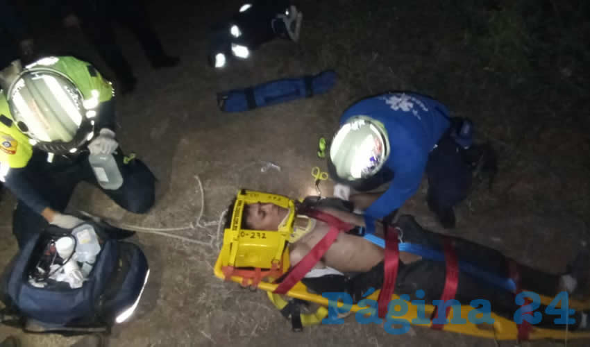 Tras casi una hora de labores, Diego “N” “N” fue rescatado por bomberos