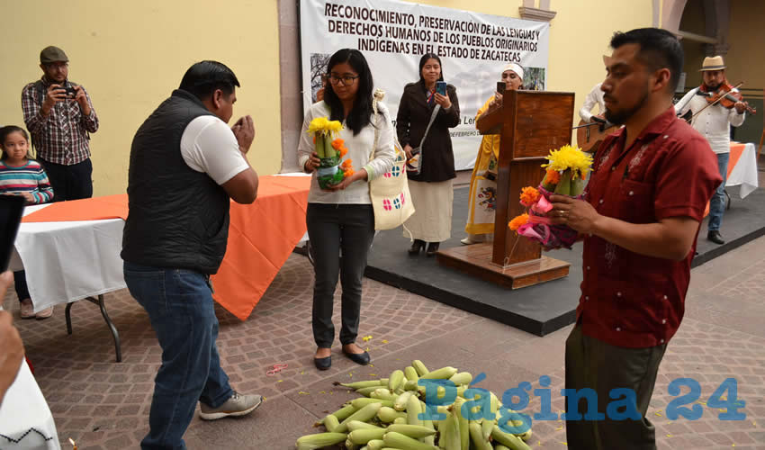 En el marco del Día Internacional de la Lengua Materna, diversas organizaciones pluriétnicas y por derechos indígenas se reunieron en la Casa Municipal de Cultura para realizar un reconocimiento hacia la preservación de las lenguas y derechos humanos de los pueblos originarios en el estado de Zacatecas (Foto: Merari Martínez)