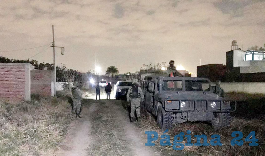 Los cuerpos de los cinco hombres fueron abandonados por los sicarios en Camino Viejo a Colimilla, entre la calle López Cotilla y Periférico Oriente/Foto: especial
