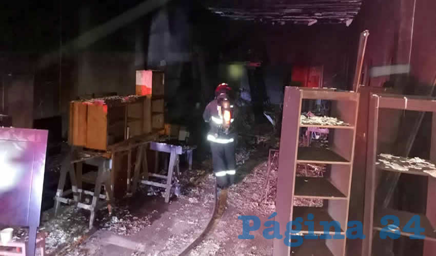 Fue de tal gravedad el incendio, que el local comercial sufrió daños estructurales