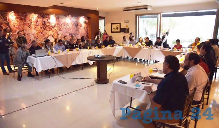 Dentro de los temas que se abordaron en la reuni&oacute;n, destacan la distribuci&oacute;n del per&iacute;metro ferial; vendedores ambulantes; comercios fijos, semifijos y ambulantes