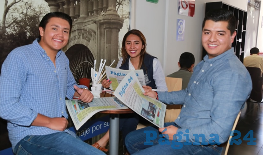 En Café Punta del Cielo se reunieron Francisco Muñoz, coordinador de Enlace Universitario de la SMAJ; Nohemí Herrada Campos, directora general del Instituto Municipal de la Juventud de Aguascalientes (Imjuva) y Daniel Valdez Yáñez, jefe del departamento de Enlace y Comunicación del Imjuva
