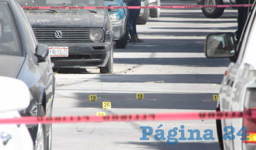 Las autoridades encontraron varios cartuchos percutidos de rifles AK-47 y AR-15