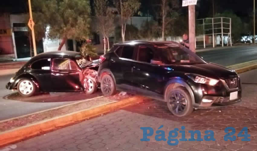El aparatoso choque ocurri&oacute; sobre avenida Aguascalientes poniente, frente al fraccionamiento residencial R&iacute;o San Pedro.