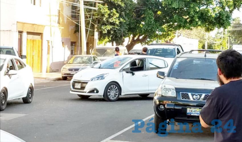 Sicarios en motocicleta acribillaron a un hombre de nombre Federico, de 32 años, afuera de su domicilio en la colonia Ladrón de Guevara, en Guadalajara/Foto: Especial