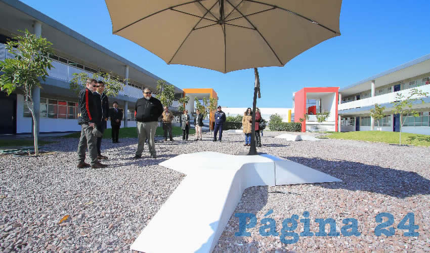Se instalaron luminarias en las áreas deportivas de basquetbol y futbol con una inversión de 130 mil pesos