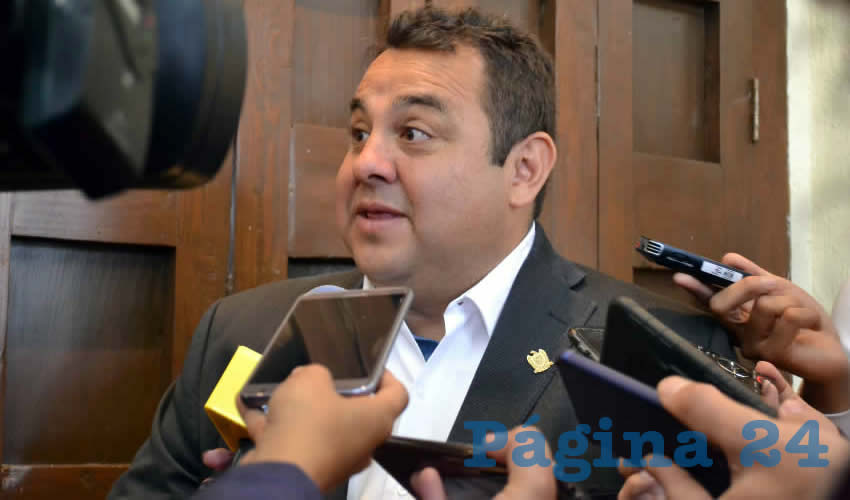El rector Antonio Guzmán Fernández expuso que el año pasado integraron al plan administrativo la contabilidad gubernamental que ayudará a transparentar los procesos, aunque el tema de la auditoría, señaló que es un informe preliminar porque por el momento no han sido notificados de manera oficial (Foto Merari Martínez)