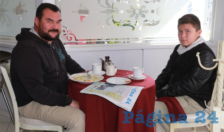 En el restaurante Campo Amor degustaron de un delicioso desayuno Antonio Romo Rosales y su hijo André Romo de la Rosa